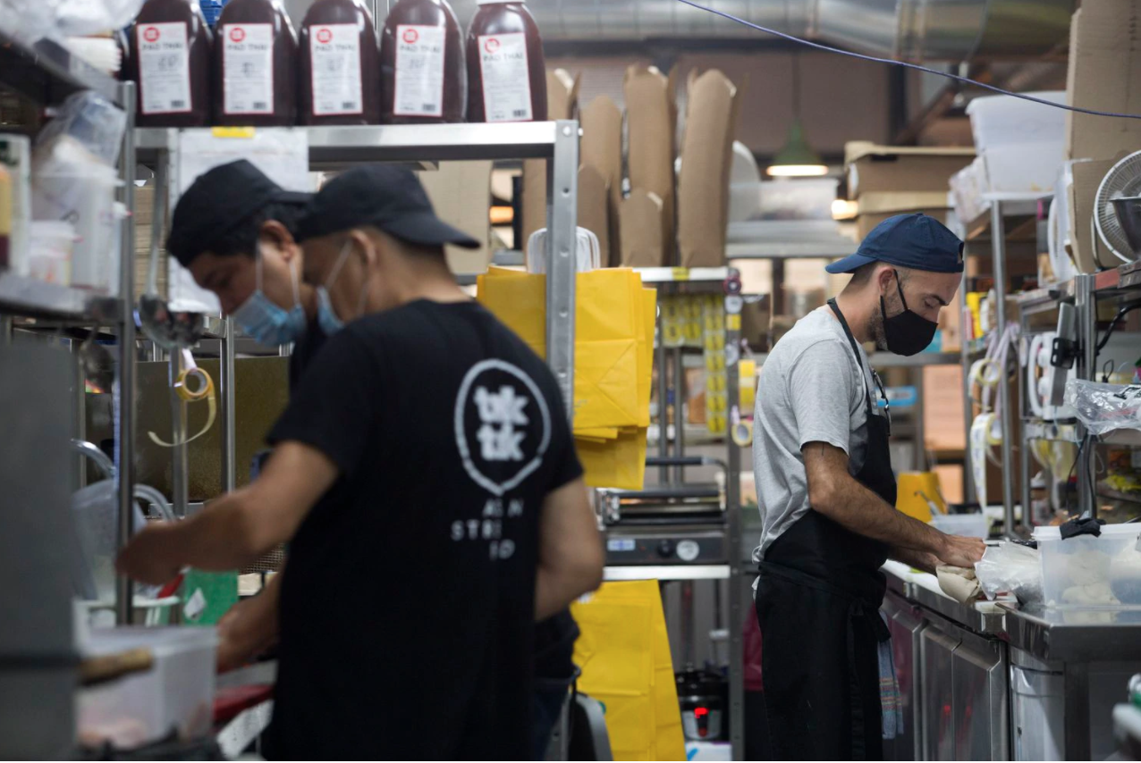 Las ‘cocinas oscuras’ atacan al menú del día | Negocios | EL PAÍS
