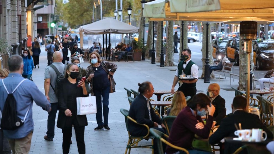 Catalunya sólo permitirá a bares y restaurantes el servicio de comida para llevar durante 15 días