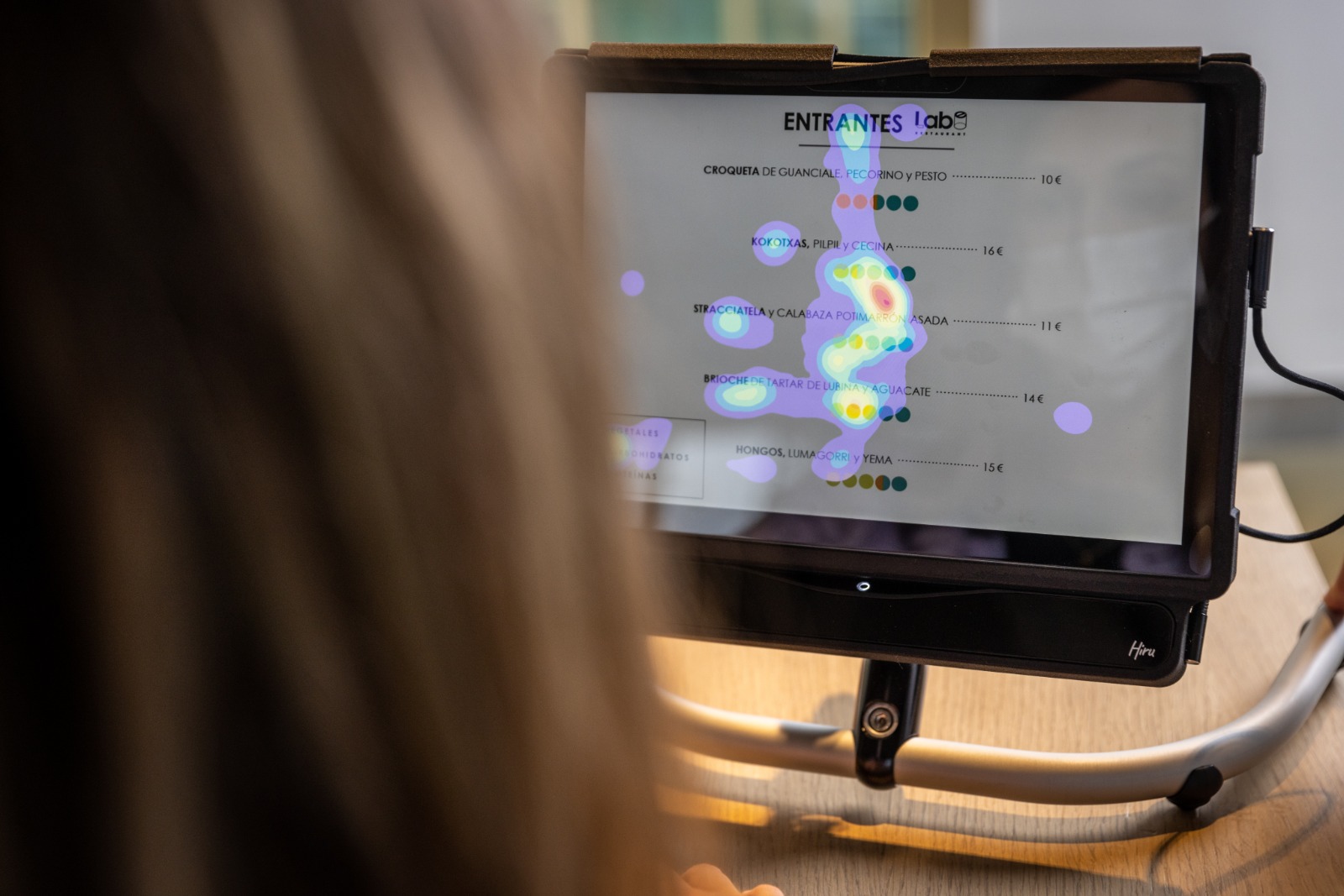 The EyeTracker already activated at LABe’s “Technology Table”